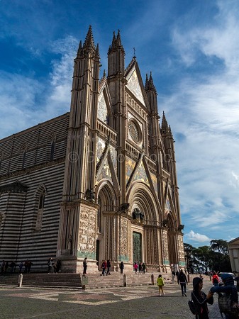 duomo | duomo di orvieto | italia | umbria | orvieto | centro | paese | campanile | orologio | 